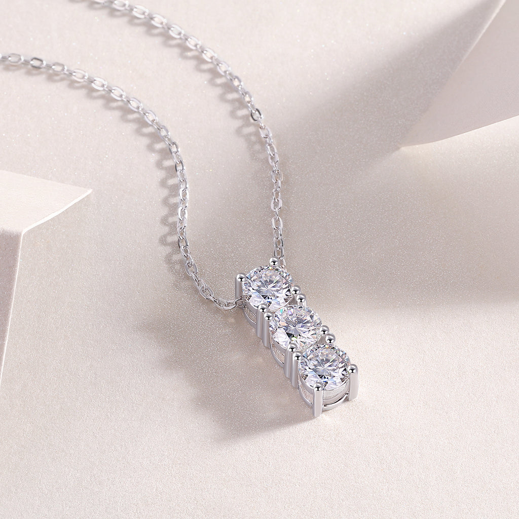 Round - A Fashionable And Luxurious Diamond Jewelry Pendant With 0.5-carat Moissan Diamonds