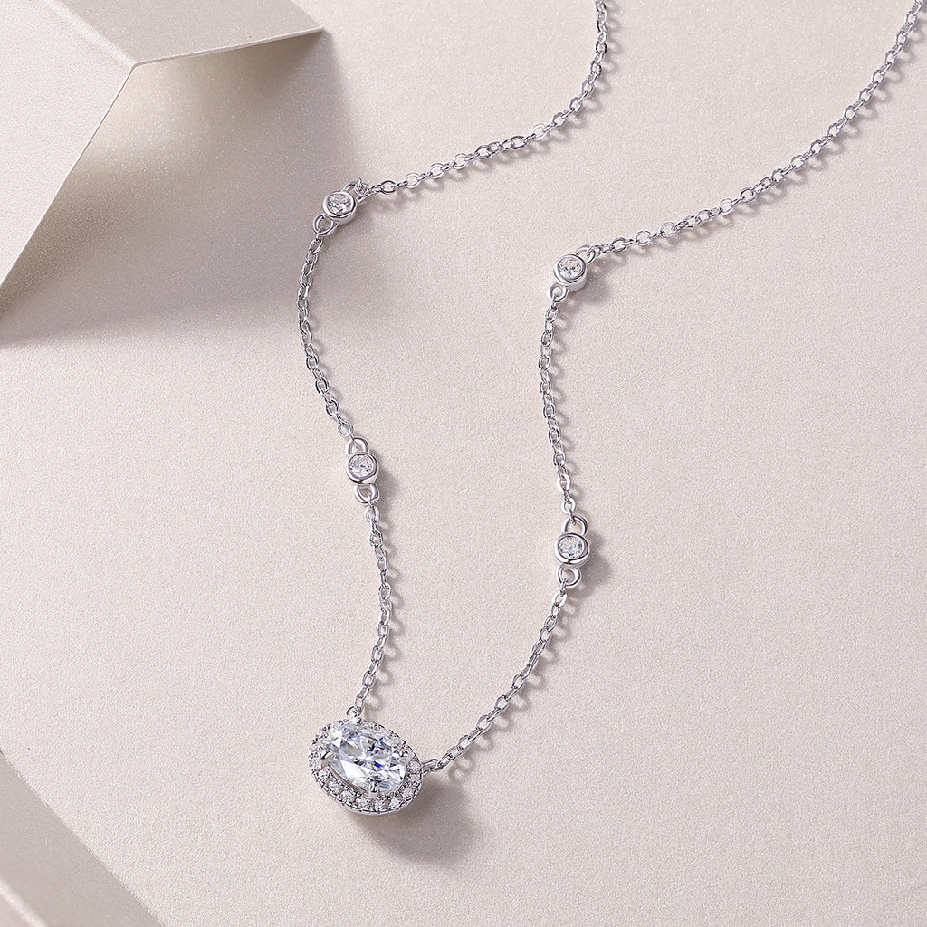 White Summer Night - A Fashionable And Luxurious Diamond Jewelry Pendant Set