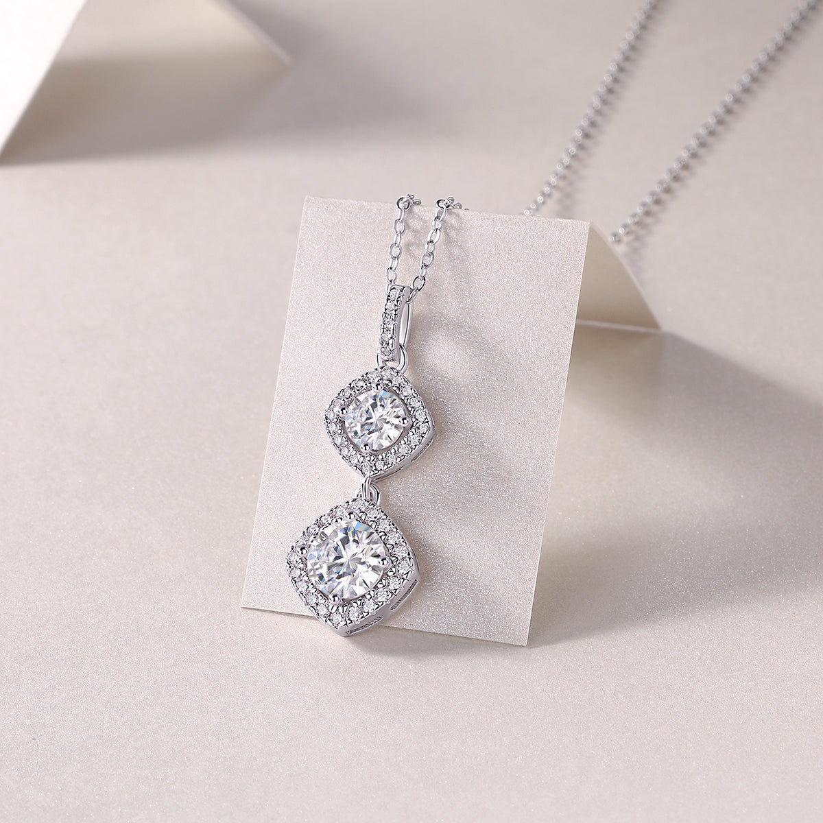 Snowy Wonderland - Diamond Jewelry Pendant Set With 1-carat Moissanite
