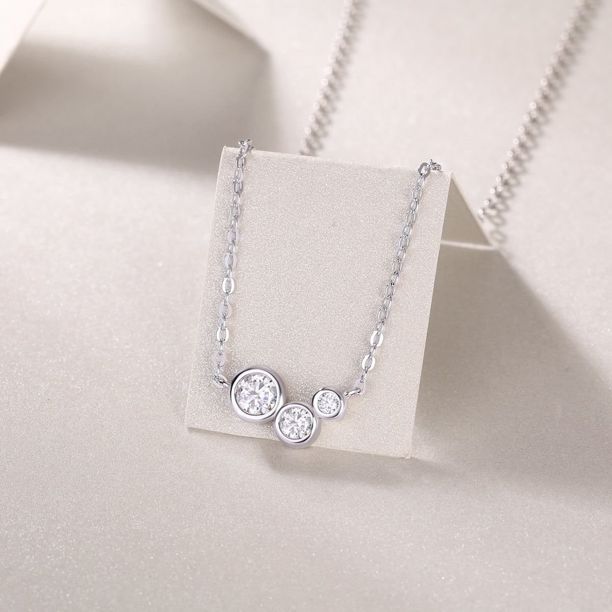 White Dew -  Luxurious Diamond Jewelry Pendant Set