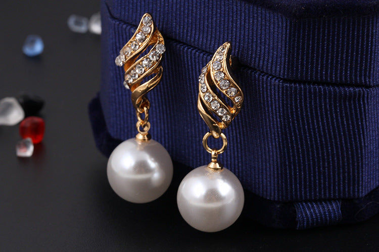 Mother-of-Pearl Stud & Necklace Set | Water Wave Chain | Gold & Silver