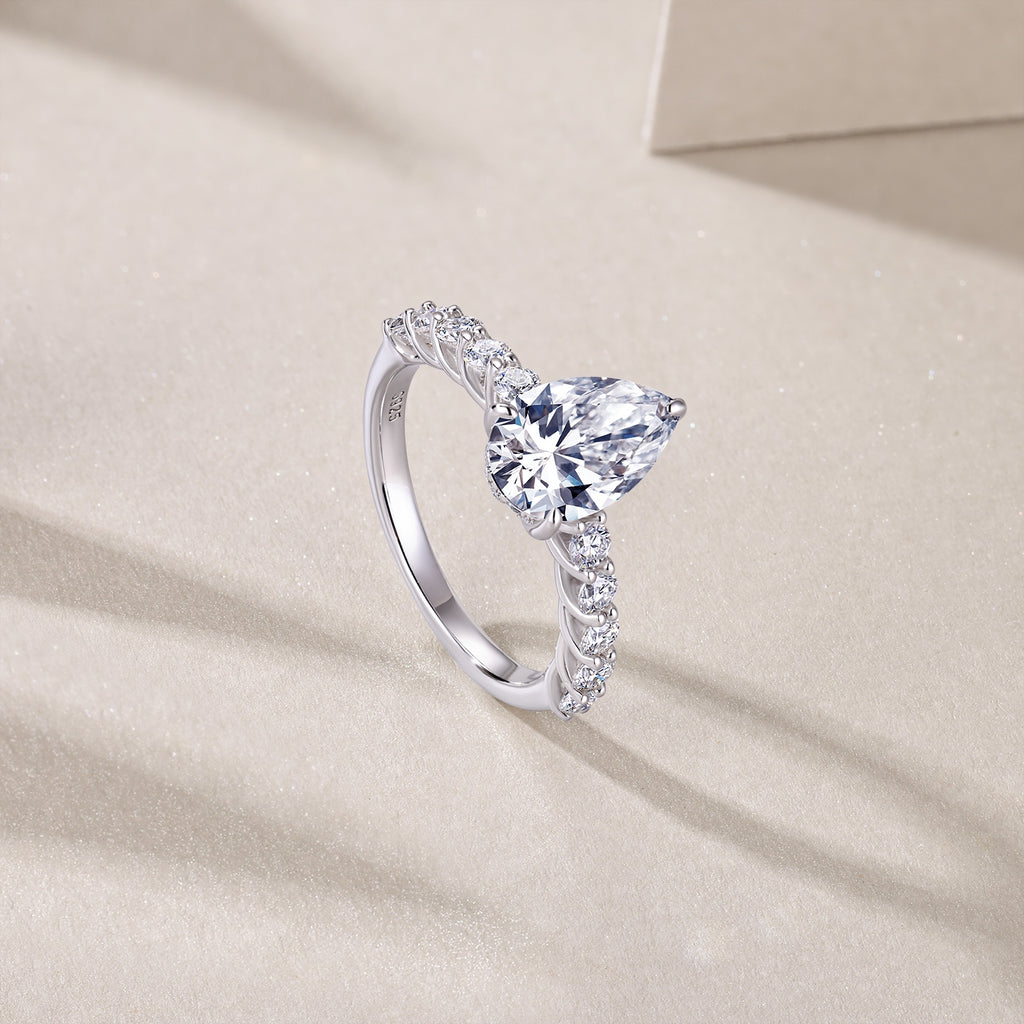 Moonlight Water Drop - A Fashionable Diamond Jewelry