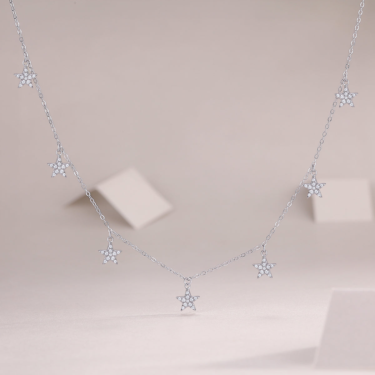 Star Love - A Fashionable And Luxurious Diamond Jewelry Pendant