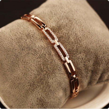 Female Snake Bracelet With Gold Diamonds
