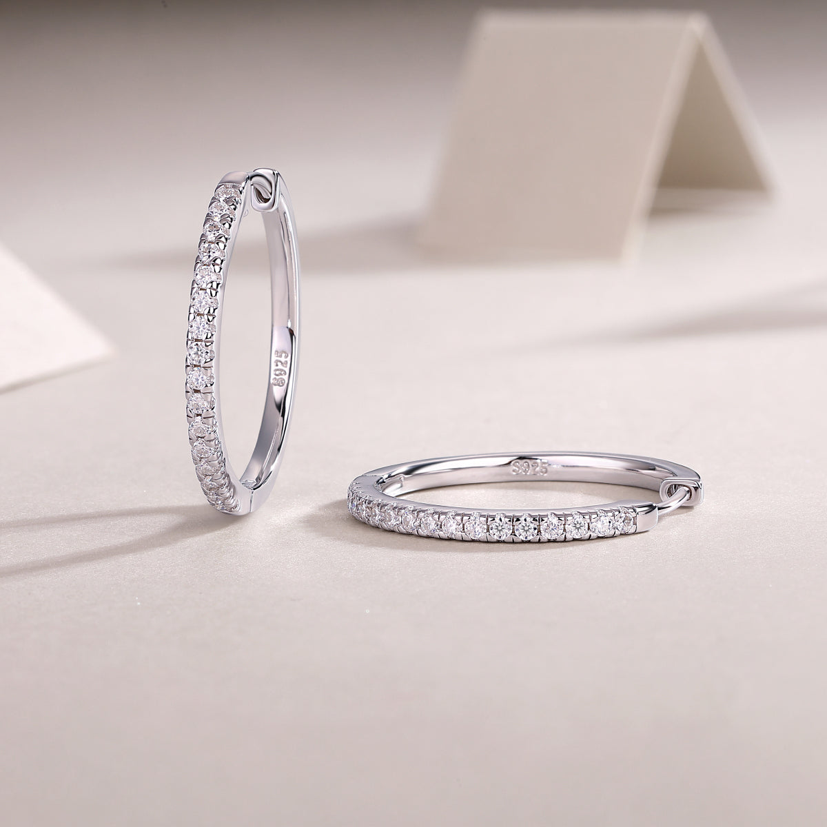 Yuedong Light - Dynamic Moissanite Jewelry | S925 Silver