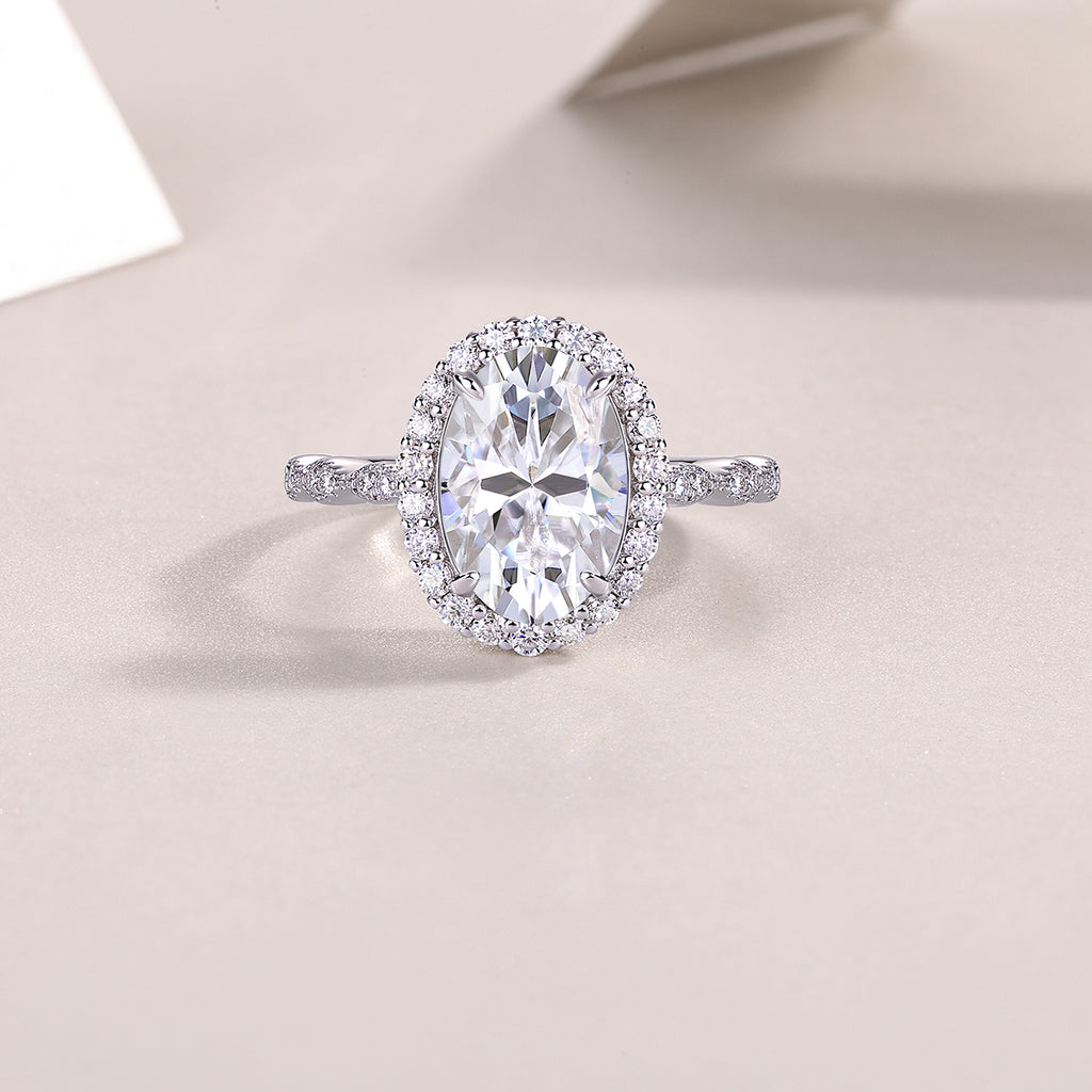 Bright Moon - A Fashionable Diamond Jewelry