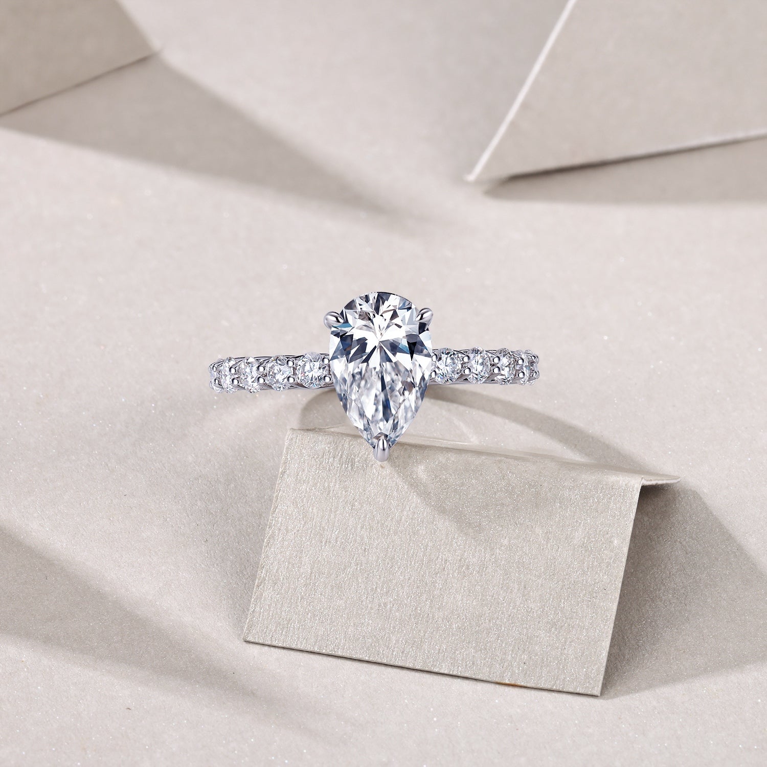 Moonlight Water Drop - A Fashionable Diamond Jewelry