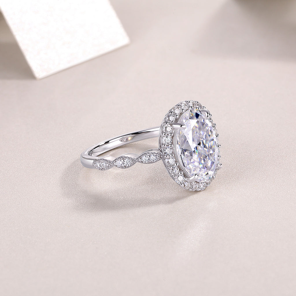 Bright Moon - A Fashionable Diamond Jewelry