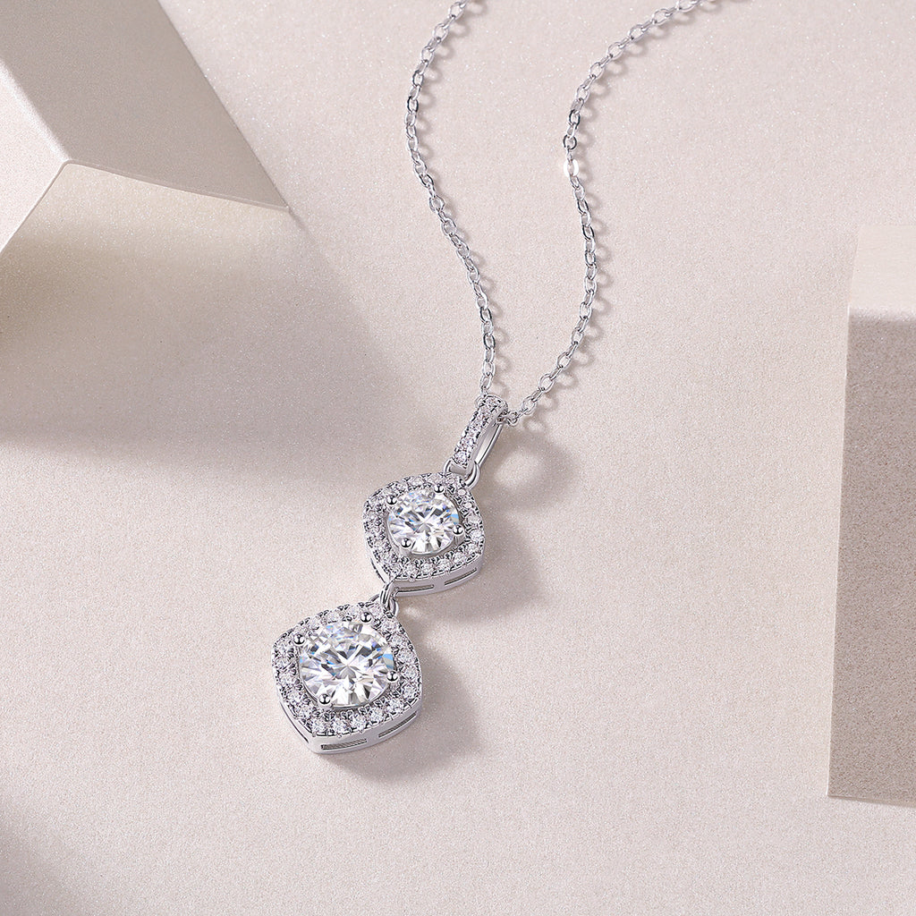 Snowy Wonderland - Diamond Jewelry Pendant Set With 1-carat Moissanite