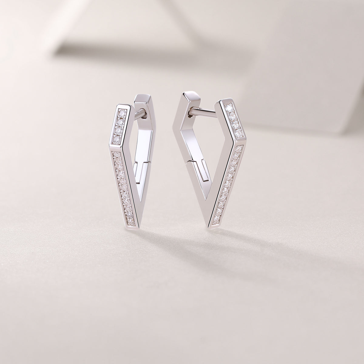 Coronation - Fashionable And Luxurious Diamond Jewelry Stud Earrings