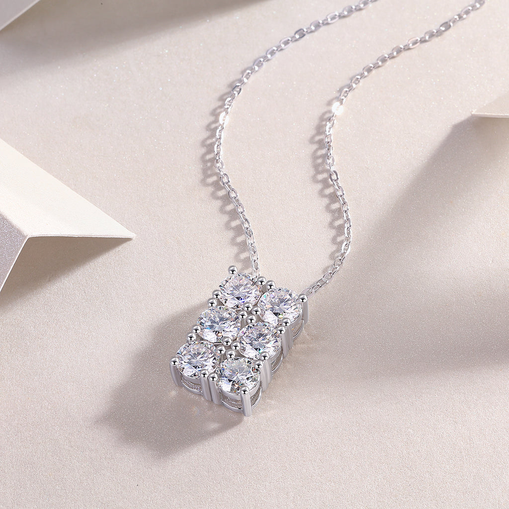 Grand Round -Luxurious Diamond Jewelry Piece