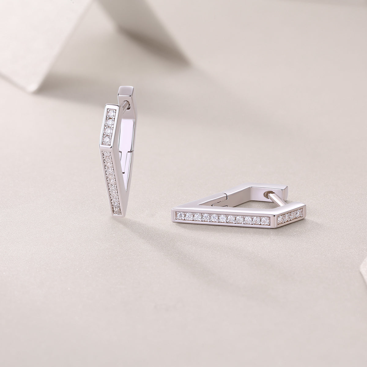 Coronation - Fashionable And Luxurious Diamond Jewelry Stud Earrings