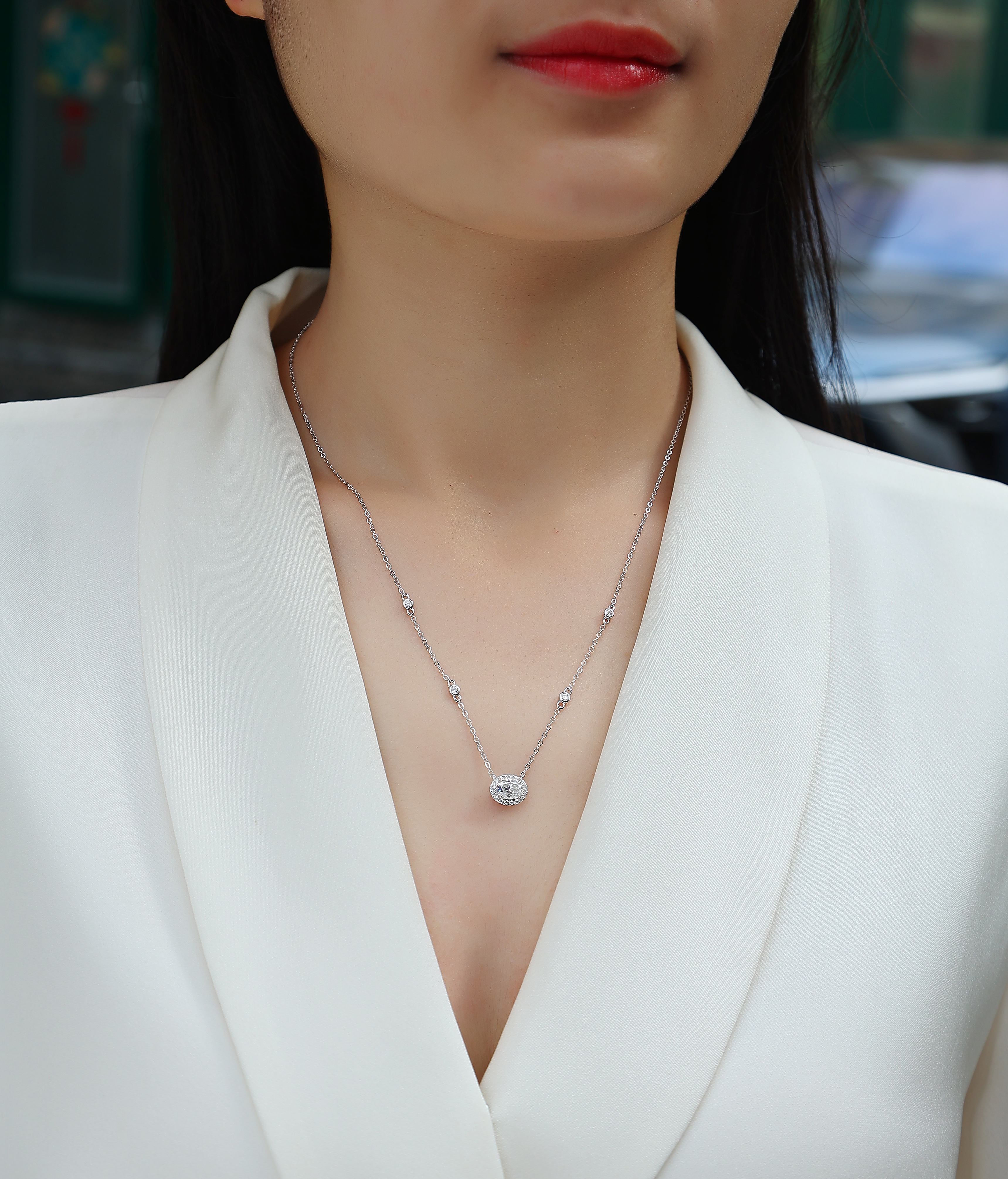 White Summer Night - A Fashionable And Luxurious Diamond Jewelry Pendant Set