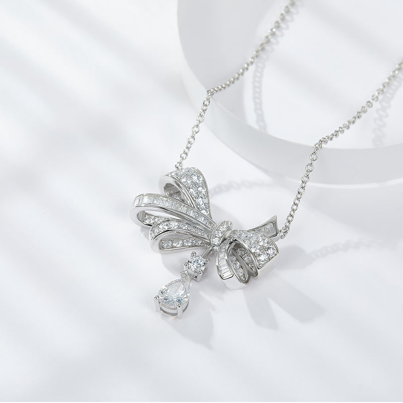 Butterfly - Luxurious Diamond Jewelry Pendant Set