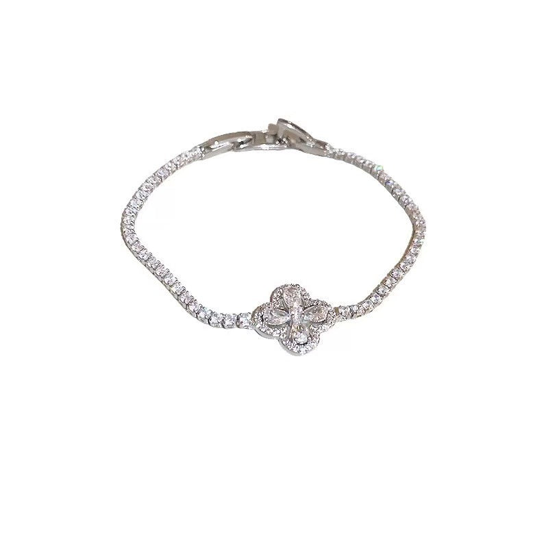Full-Crystal Four-Leaf Clover Bracelet | Light Luxury | Gold & Silver